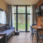 Мини-дом (Scandi №23 (с террасой и купелью)), База отдыха Les Holidays