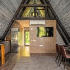 Дом (A-Frame №21 (с камином без купели)), База отдыха Les Holidays