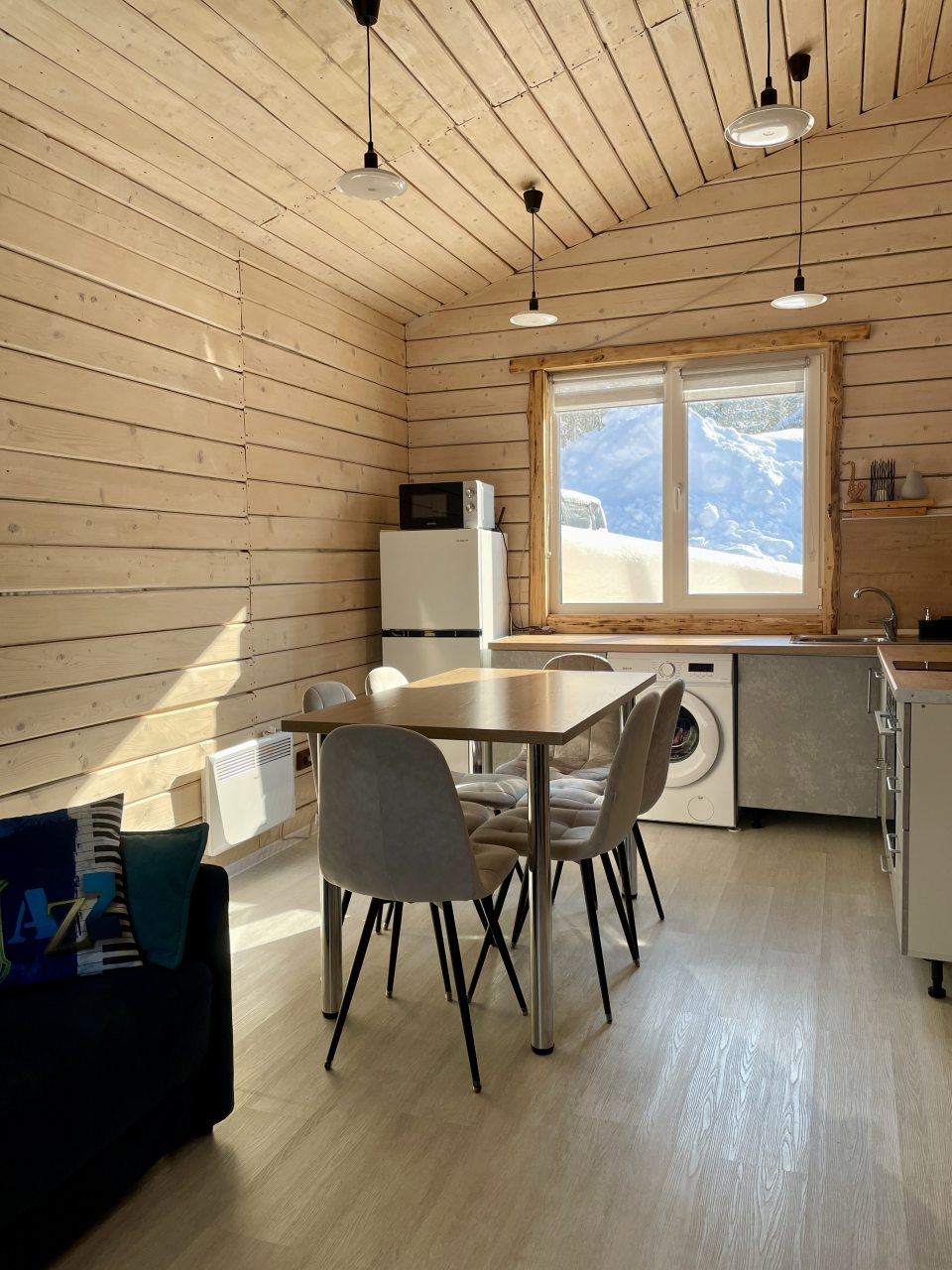 Коттедж (JAZZ (дом 2)), Гостевой дом Рябиновая 105