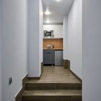 Студио (Студия с мини кухней, с фальш-окном.), Отель Театральный