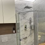 Апартаменты (Панорамная студия с умным домом и кофемашиной - от 1 суток), Апартаменты Apart Fresh Брусника