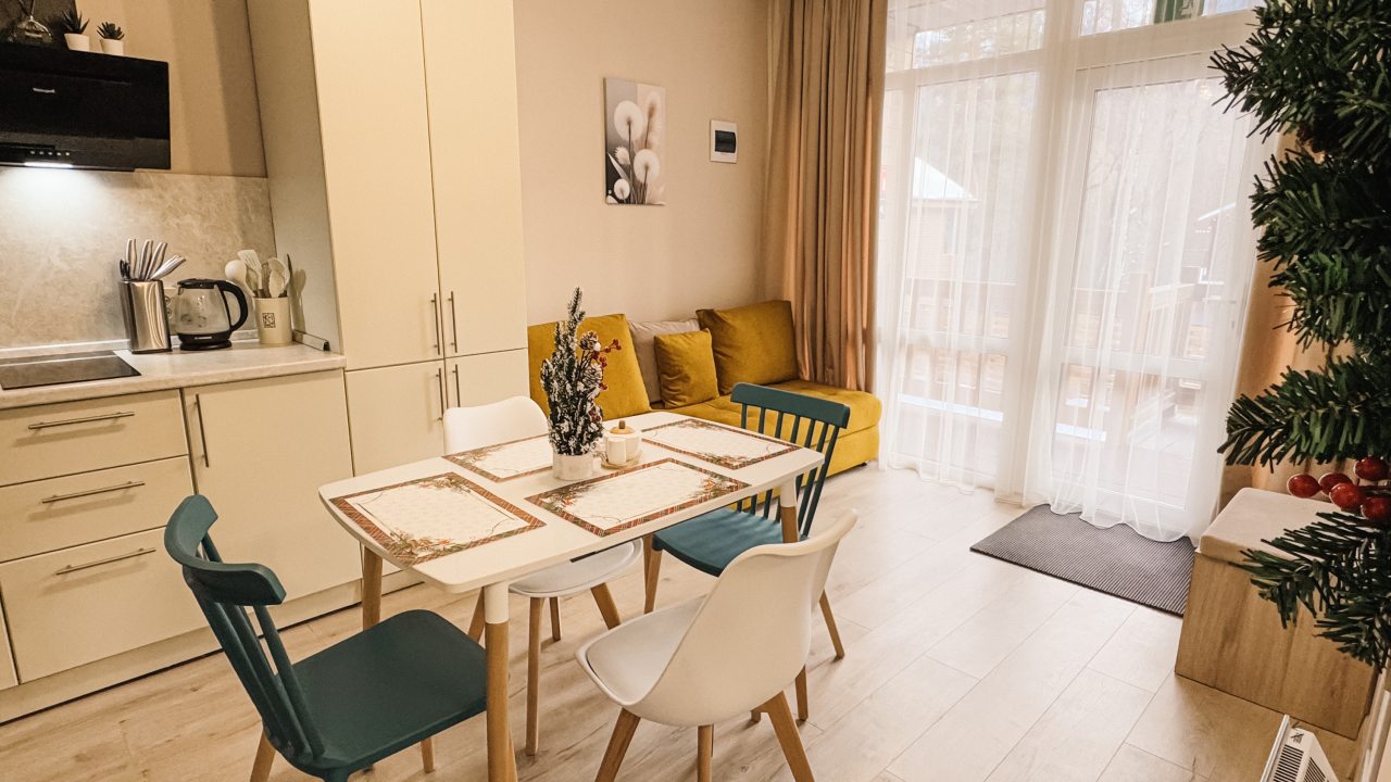 Дом (House), База отдыха Хижина лесника