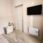 Дом (House), База отдыха Хижина лесника