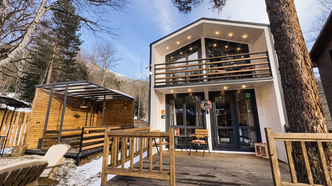 Дом (Barnhouse), База отдыха Хижина лесника