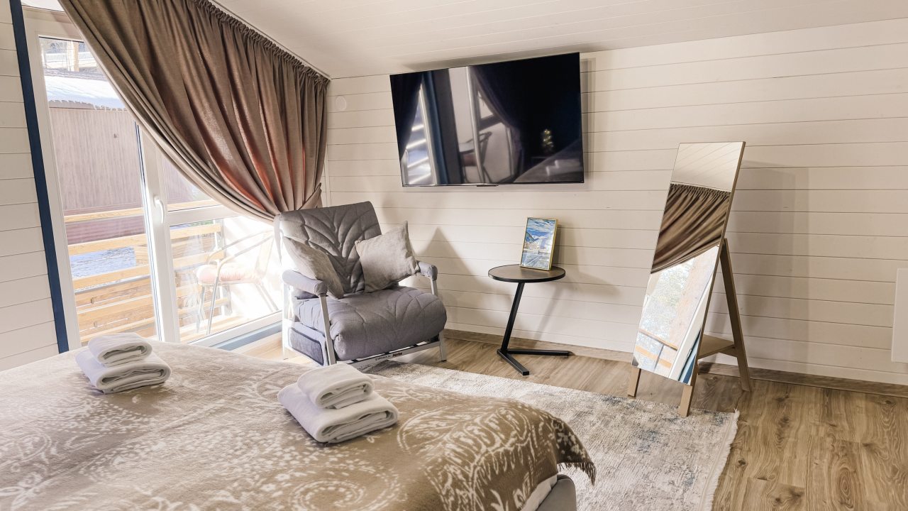 Дом (Barnhouse), База отдыха Хижина лесника