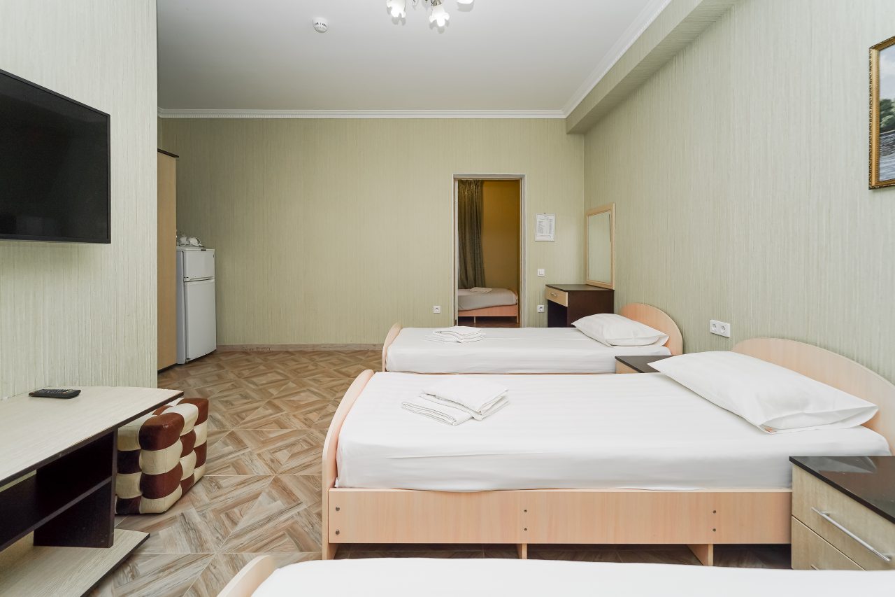 Четырехместный (Стандарт с раздельными кроватями), Отель Чайка