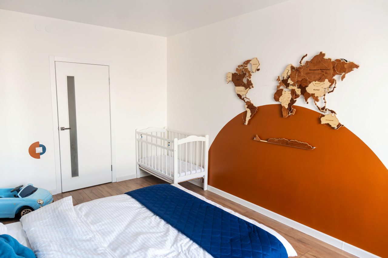 Детская кроватка, Апартаменты Двухкомнатная квартира на Высотной