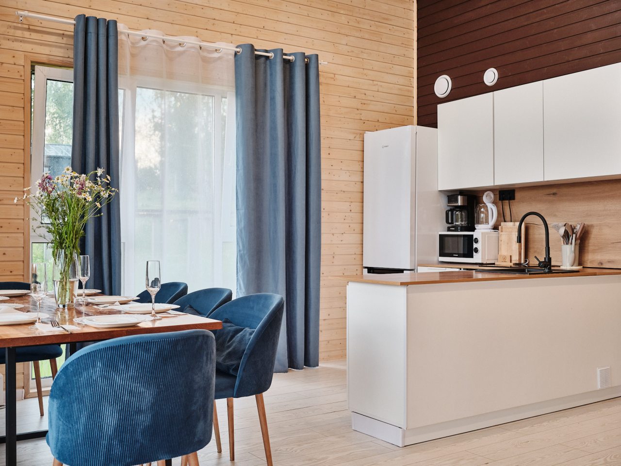 Коттедж (Двухэтажный дом с камином 472), Гостевой дом ЕН Грин лаундж