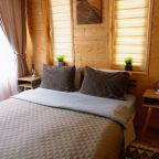 Коттедж (ДОМ С БАННЫМ ЧАНОМ И 3 мя СПАЛЬНЯМИ 475), Гостевой дом ЕН Грин лаундж