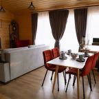 Коттедж (ДОМ С БАННЫМ ЧАНОМ И 3 мя СПАЛЬНЯМИ 475), Гостевой дом ЕН Грин лаундж