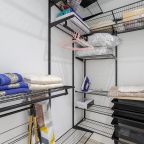 Люкс (Апартаменты RentPlaza у Волги с видом на реку), Апартаменты RentPlaza на Мусоргского 1а