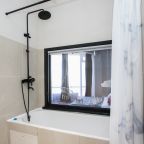 Люкс (С панорамными окнами №2), Апарт-отель ApartLoft