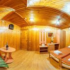 Пятиместный (Мансарда целый  ЭТАЖ 2 комнатная), Гостевой дом Нелли