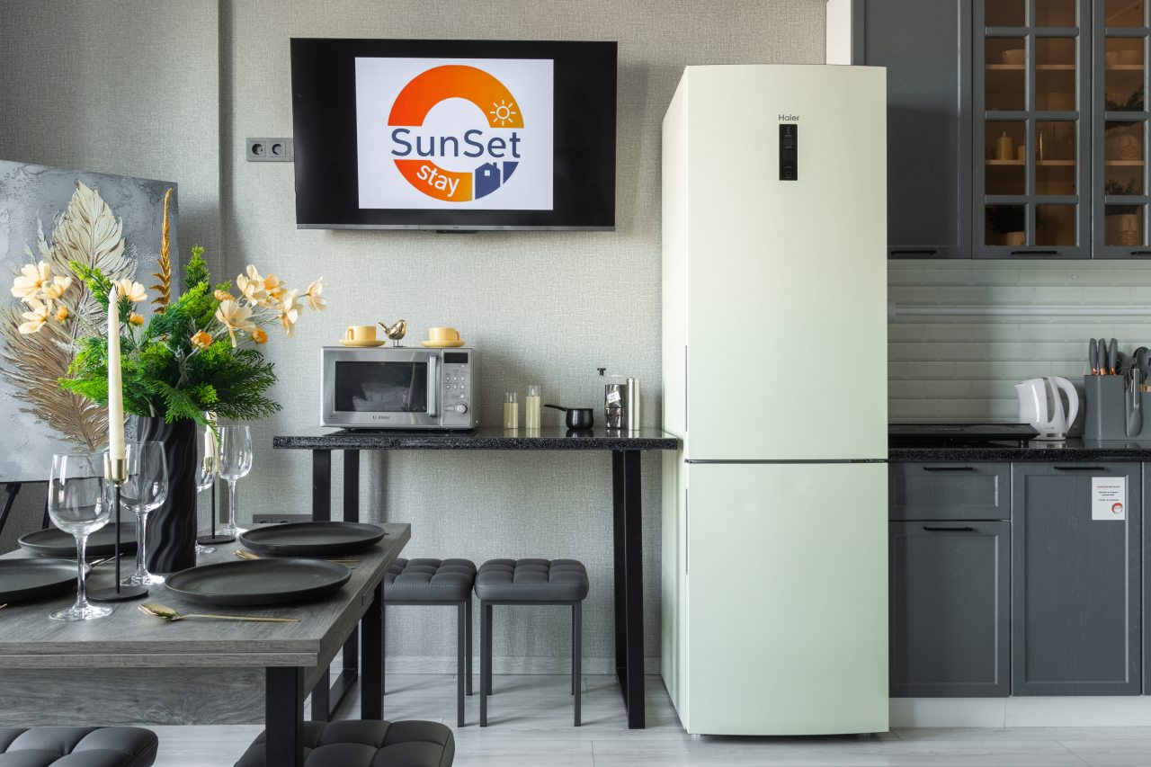 Четырехместный (SunSet Перья), Апартаменты SunSet на Максима Горького 23а