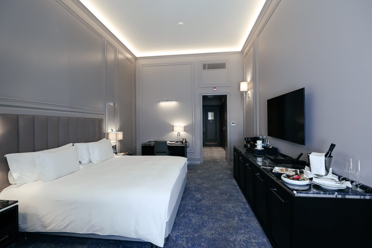 De Luxe (Делюкс с видом на Итальянскую улицу), Отель Cosmos Selection Saint-Petersburg Italyanskaya Hotel