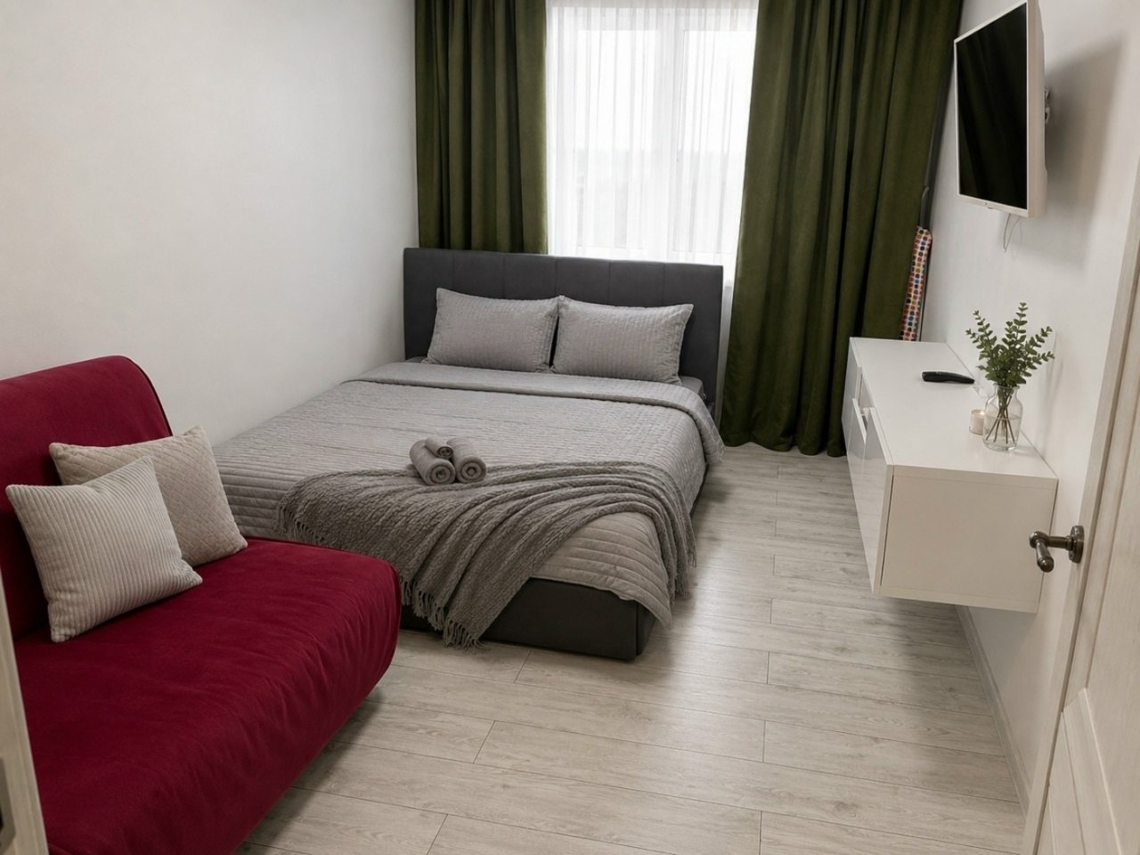 Трёхместный и более (Орлеан), Life Apartments