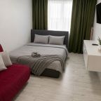 Трёхместный и более (Орлеан), Life Apartments