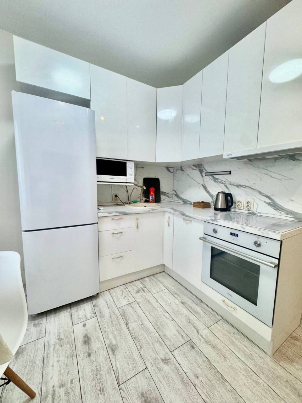 Трёхместный и более (Орлеан), Life Apartments