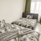 Трёхместный и более (Орлеан), Life Apartments