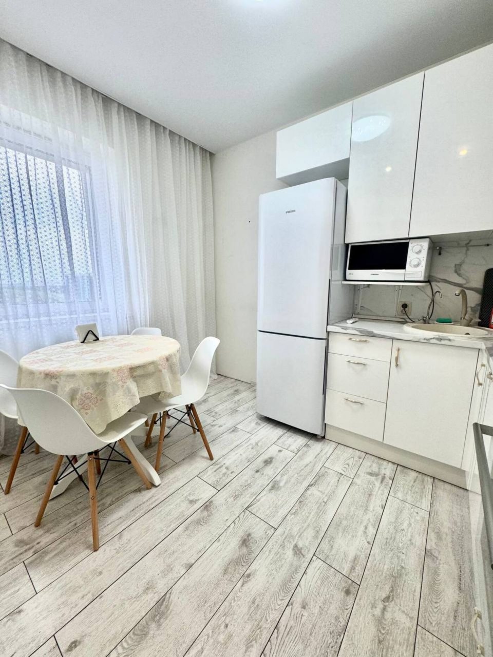 Трёхместный и более (Орлеан), Life Apartments