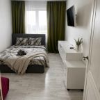 Трёхместный и более (Орлеан), Life Apartments