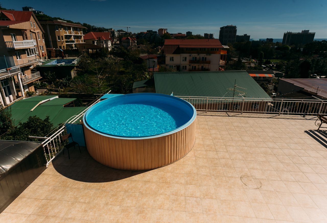 Каркасный бассейн на крыше, Мини-отель Атмосфера