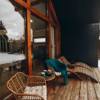 Дом (Солнечный барн), Глэмпинг Gagarka village