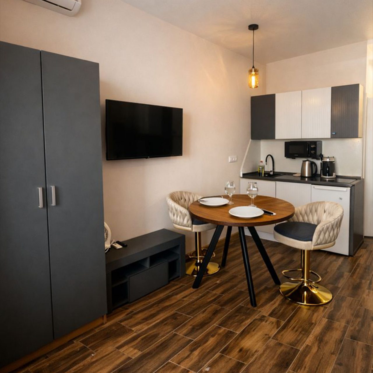 Апартаменты (Василия Ланового, дом 1к2. Студия для 4 гостей (2+2)), Апартаменты MaxRealty24 ул. Василия Ланового 1к1