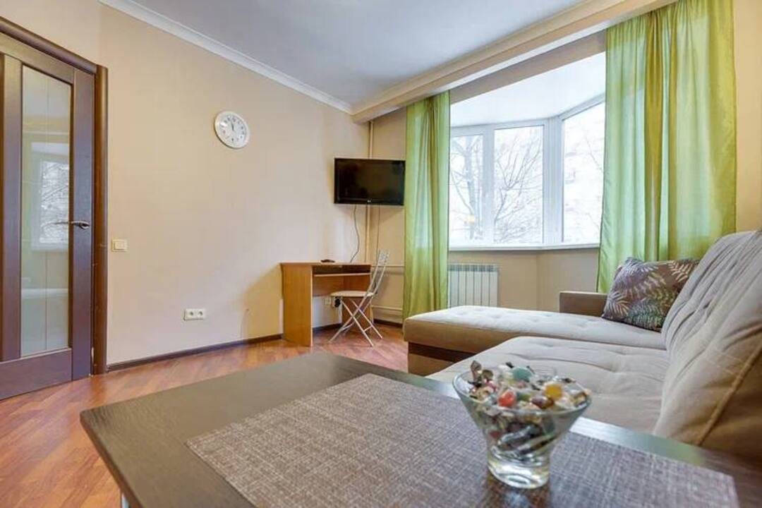 Трёхместный и более (Уютная квартира для 4 гостей), Апартаменты В Питер на сутки Костромской проспект 31