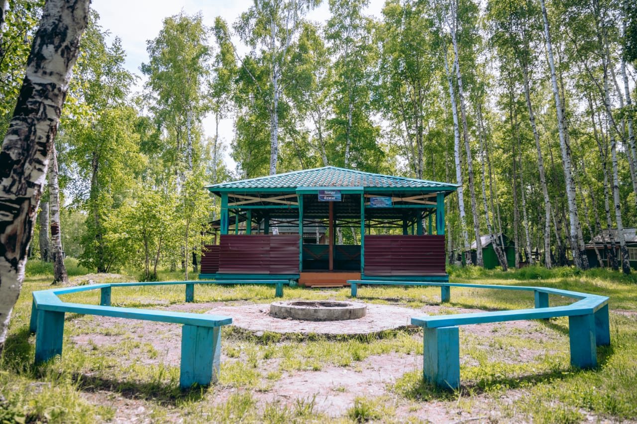 Четырехместный (Благоустроенный номер), База отдыха Байкальские Зори