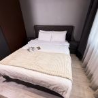 Апартаменты (IZI home с современным ремонтом), Апартаменты IZI home на Рыбаков 3