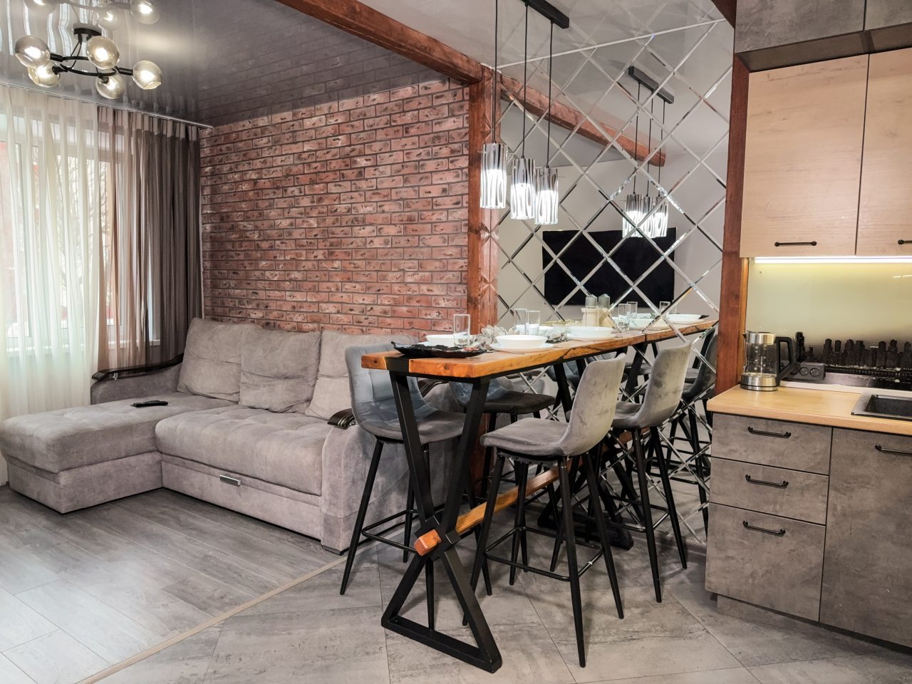 Апартаменты (IZI home с современным ремонтом), Апартаменты IZI home на Рыбаков 3