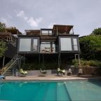Подвесное кресло-капля, Отель Grey House