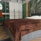 Люкс (Варшавка Люкс), Апарт-отель Варшавка 125