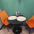 Люкс (Варшавка Люкс), Апарт-отель Варшавка 125