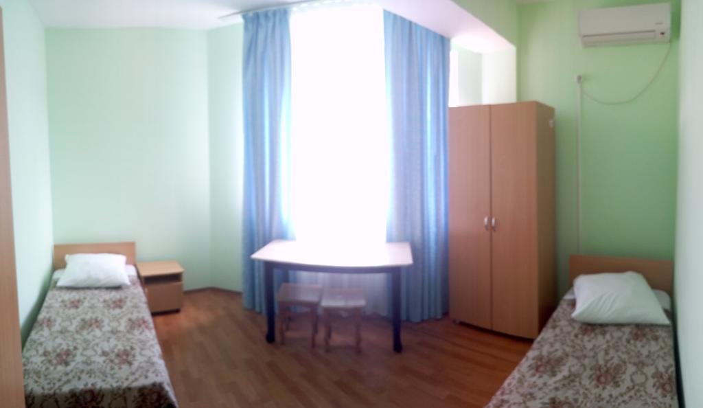 Двухместный (Бюджетный двухместный номер с 2 отдельными кроватями) отеля-пансионата Лесное, Сочи