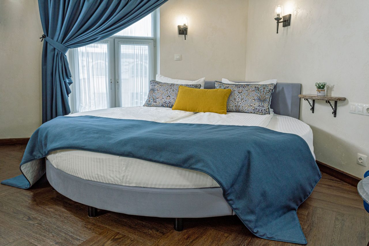 De Luxe (Гранд Люкс с джакузи и камином), Гостевой дом в Гатчине Фон Люце