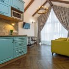 De Luxe (Гранд Люкс с джакузи и камином), Гостевой дом в Гатчине Фон Люце