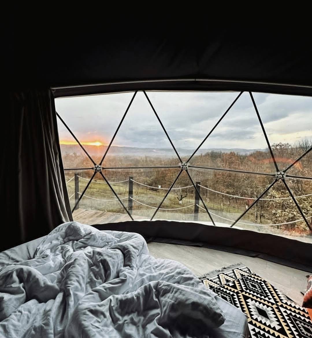 Люкс (Люкс), База отдыха Солнечный склон