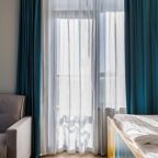 Апартаменты (На 10 этаже с лоджией и видом на город), Апартаменты Dom a'Moon