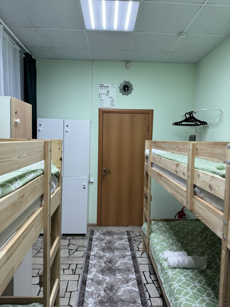 Шестиместный (Шестиместный номер с двухъярусными кроватями 204) хостела Уютный дом Казань