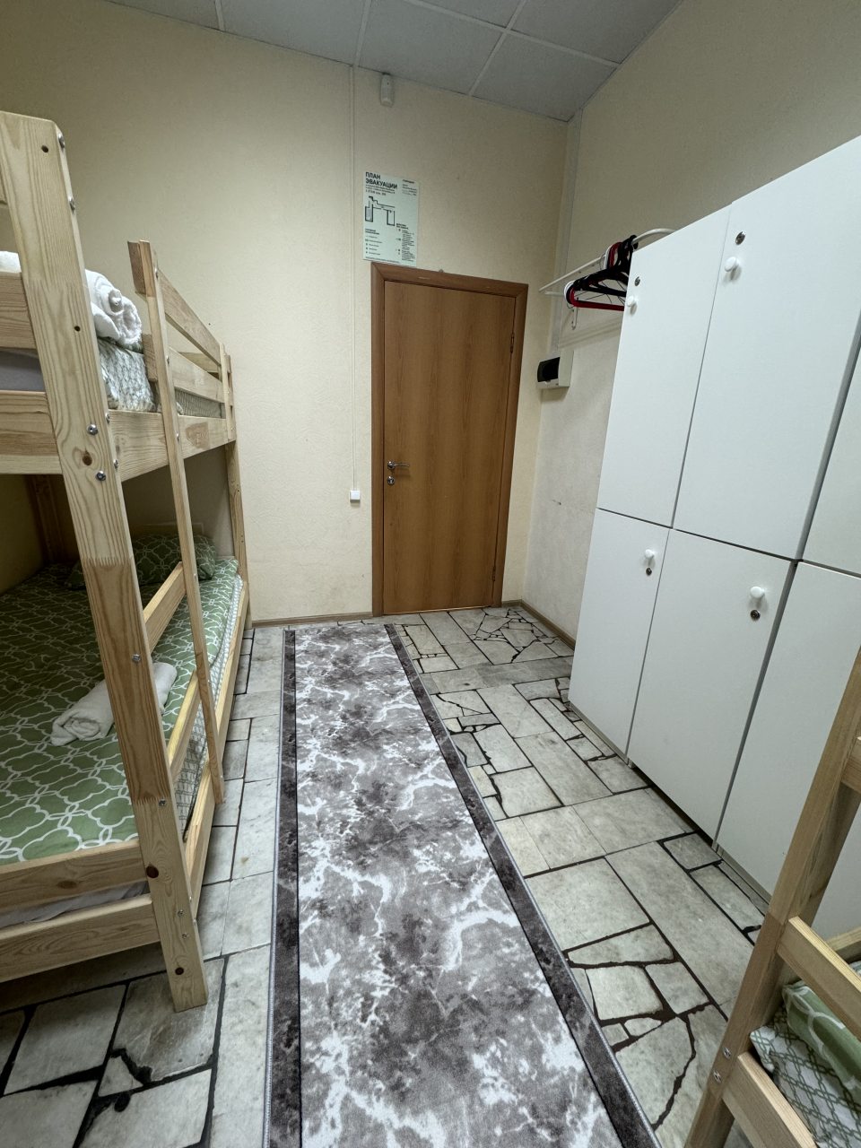 Шестиместный (Шестиместный номер с двухъярусными кроварями 206), Хостел Уютный дом Казань