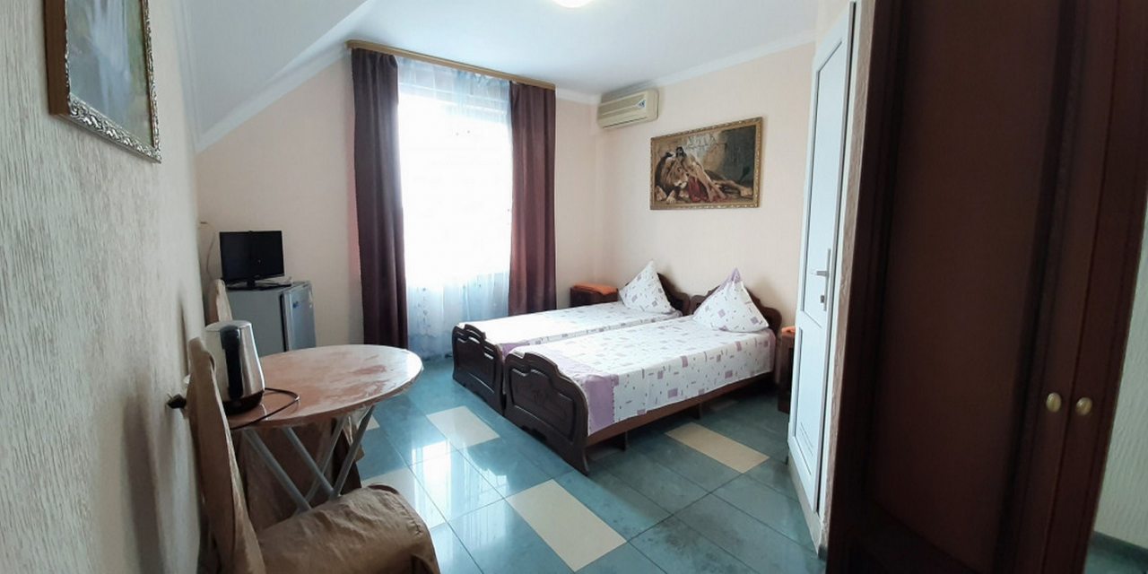 Двухместный (Двухместный стандарт с 2 отдельными кроватями) гостевого дома Берёзовый, Сириус