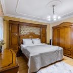 Просторная мастер-спальня