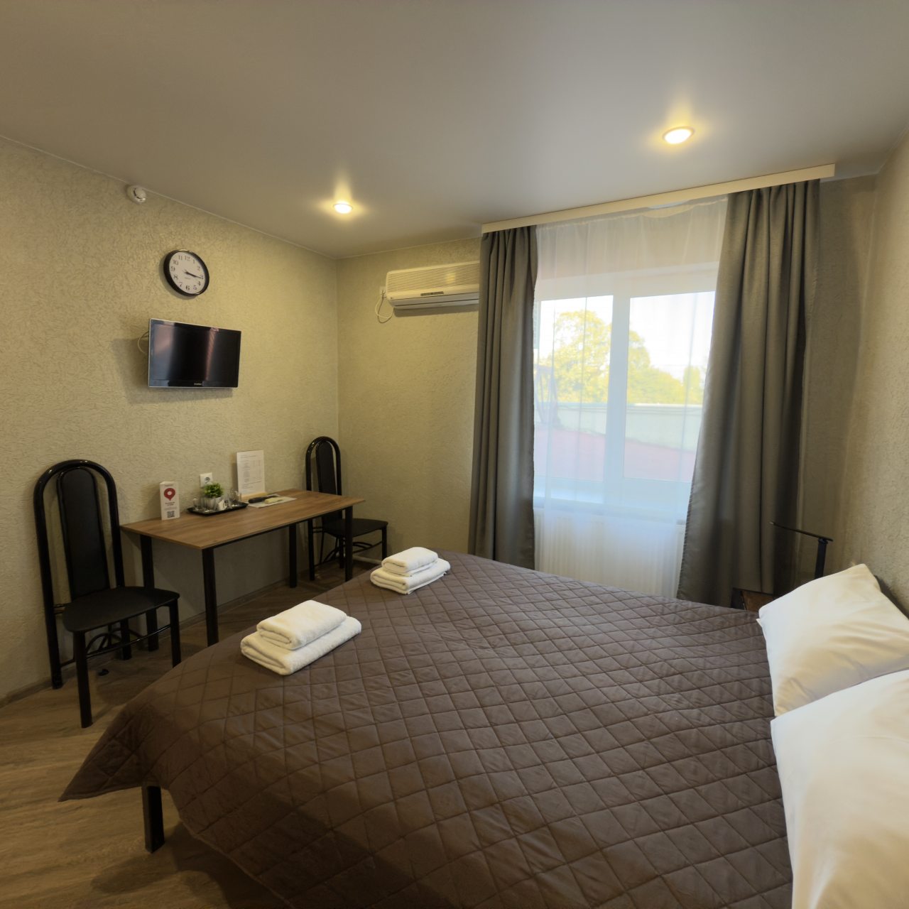 Двухместный (Номер с двуспальной кроватью), Гостиница Вираж