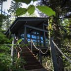 Коттедж (Шале на берегу вулканической реки), Гостиница Кунашир Резорт и СПА