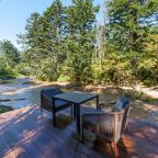 Коттедж (Шале на берегу вулканической реки), Гостиница Кунашир Резорт и СПА