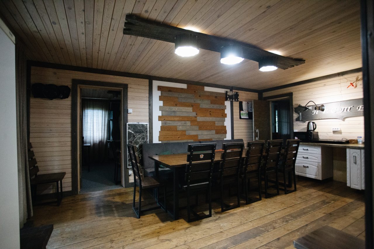 Коттедж (Нестеров), Загородный клуб Авиатор