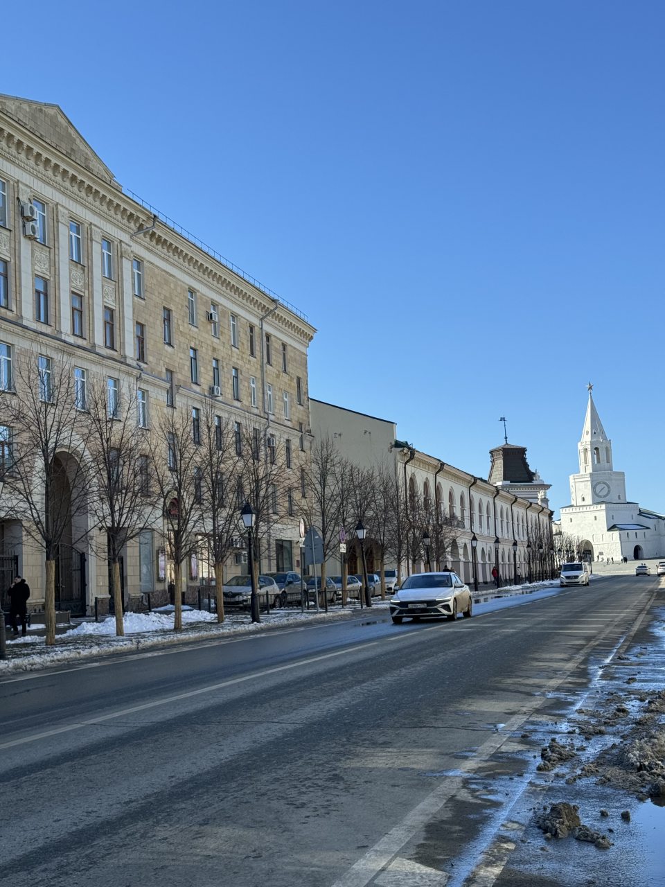 Парковка во дворе, Апартаменты дизайнерские у входа в Кремль