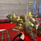 Коттедж (Стандартный зеркальный дом с 2 спальнями, беседкой и мангалом), Гостевой дом МЫ Дома в Шелково